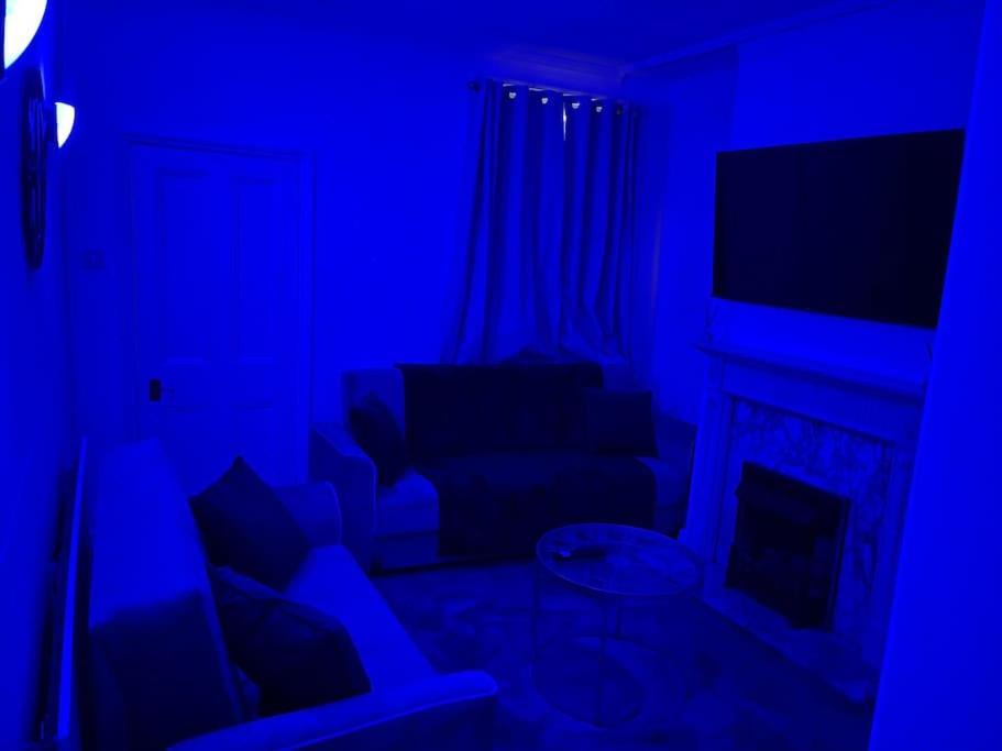 3 Bedrooms Comfortable Home With Jacuzzi Hot Tub Sleeps 10 Leicester Exteriér fotografie